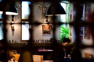 Bar~