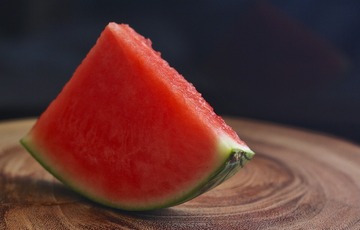 550895