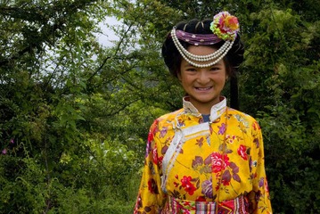 走婚桥小姑娘