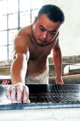 沈学臣_宣纸工坊厂作业