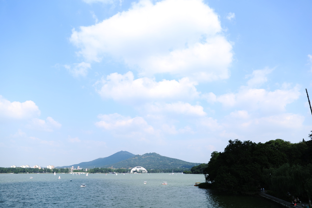 这就是老头前面拍的那个时候，我才刚去。好大一个棉花糖。