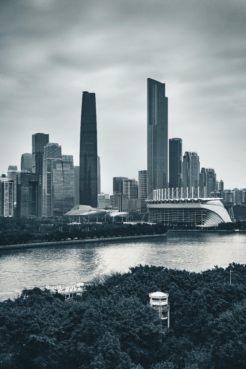 广州珠江新城，双塔。