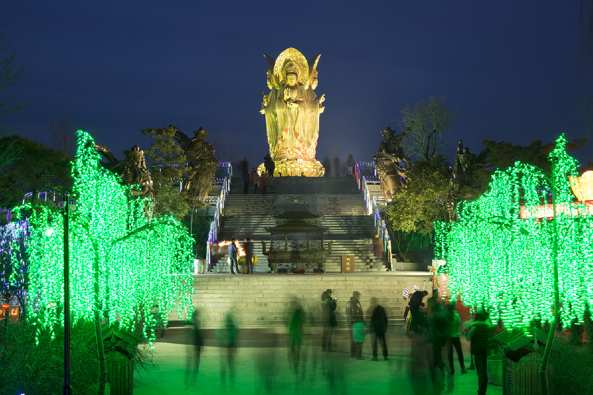 临沂宝泉寺元宵节风景