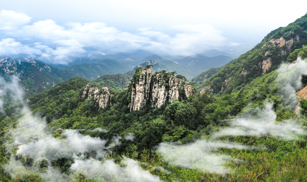 沂蒙山龟蒙景区鹰窝峰夏季风景 - 摄影师王文童 - 图虫