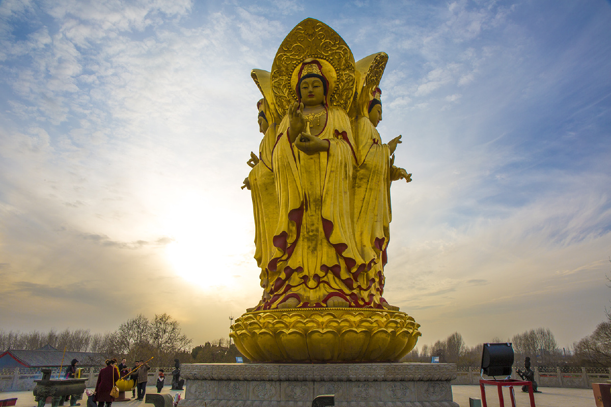 临沂宝泉寺元宵节风景