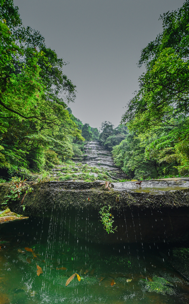 雨后山间