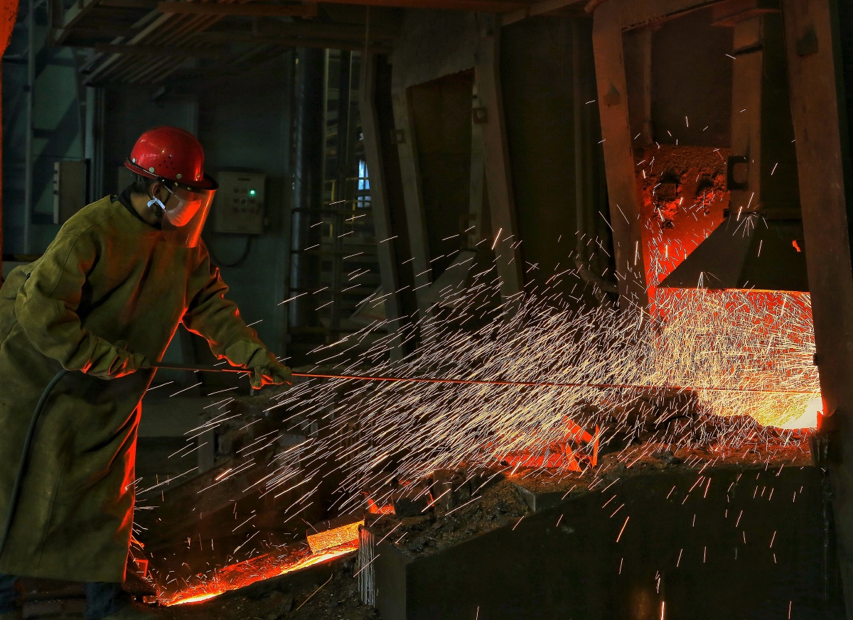 12月的寒冬挡不住陇原工匠冶炼的步伐,图为甘肃金昌金川集团