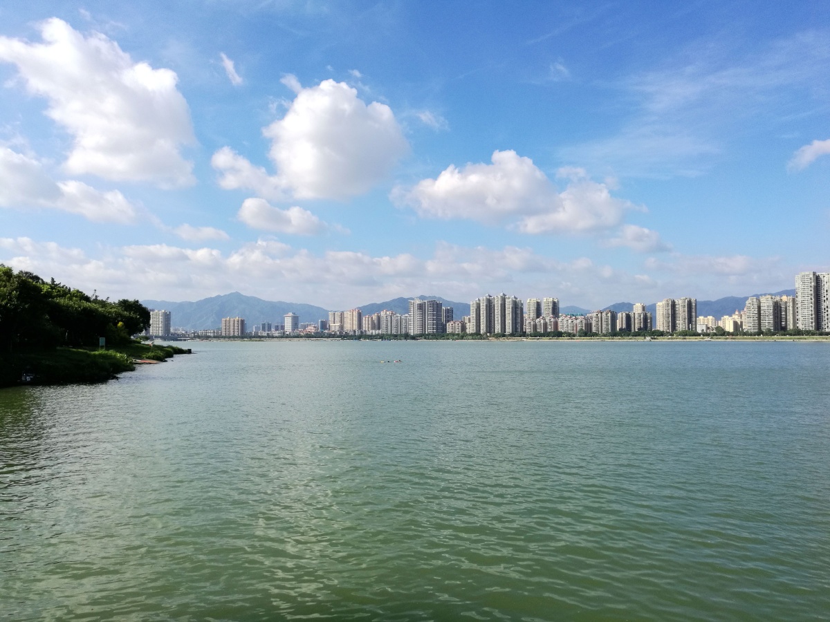 北江风光清远市区手机拍摄