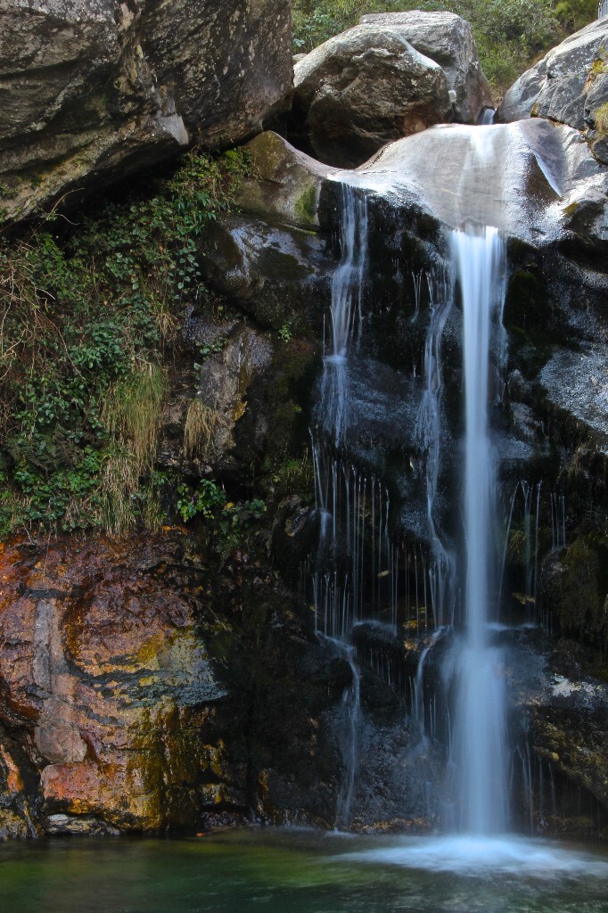 大理苍山细细地水流