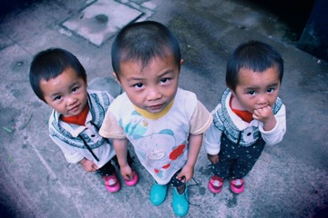 三个小孩