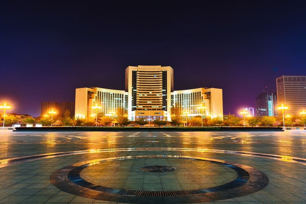 潍坊市政府广场夜景