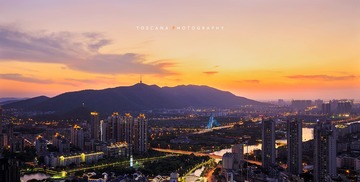 锡惠山麓