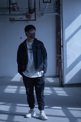 001