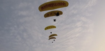 5560443