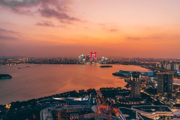 远眺苏州东方之门 2019中秋
