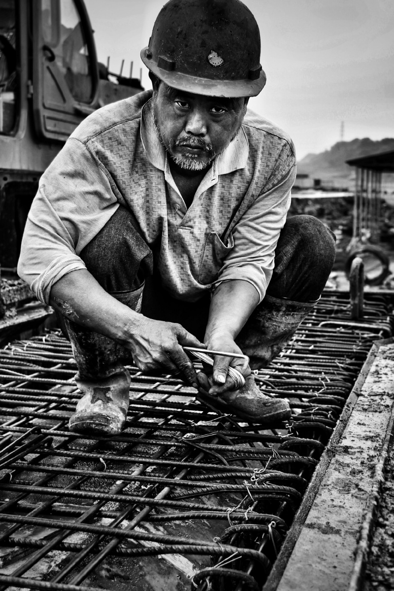 我最亲爱的父亲,您在工地可好?