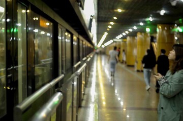 560547