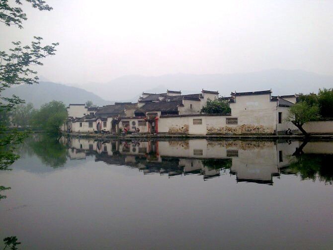 http_imgload2<br />
高中写生时拍的   下过雨的宏村