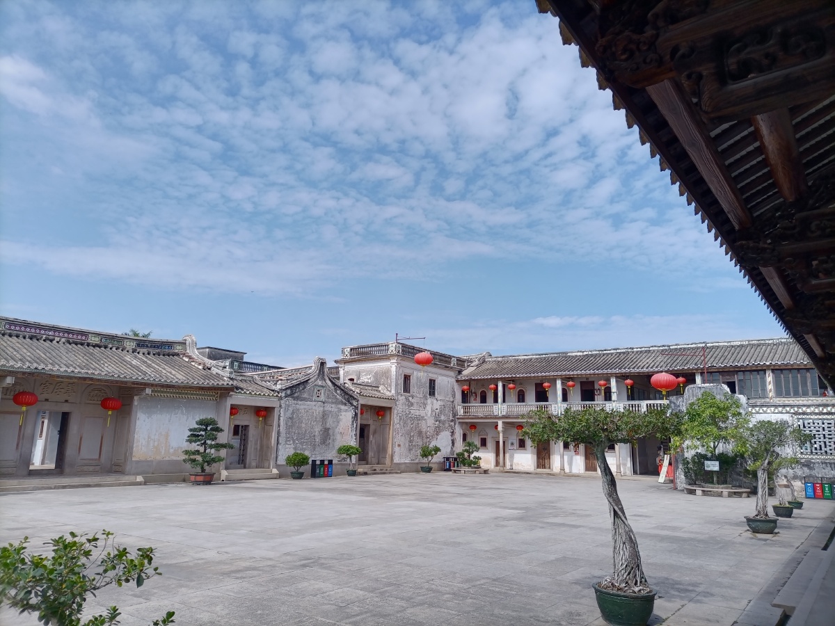 陈慈黉故居位广东省汕头市澄海区隆都镇前美村是由旅外侨胞陈慈黉家族