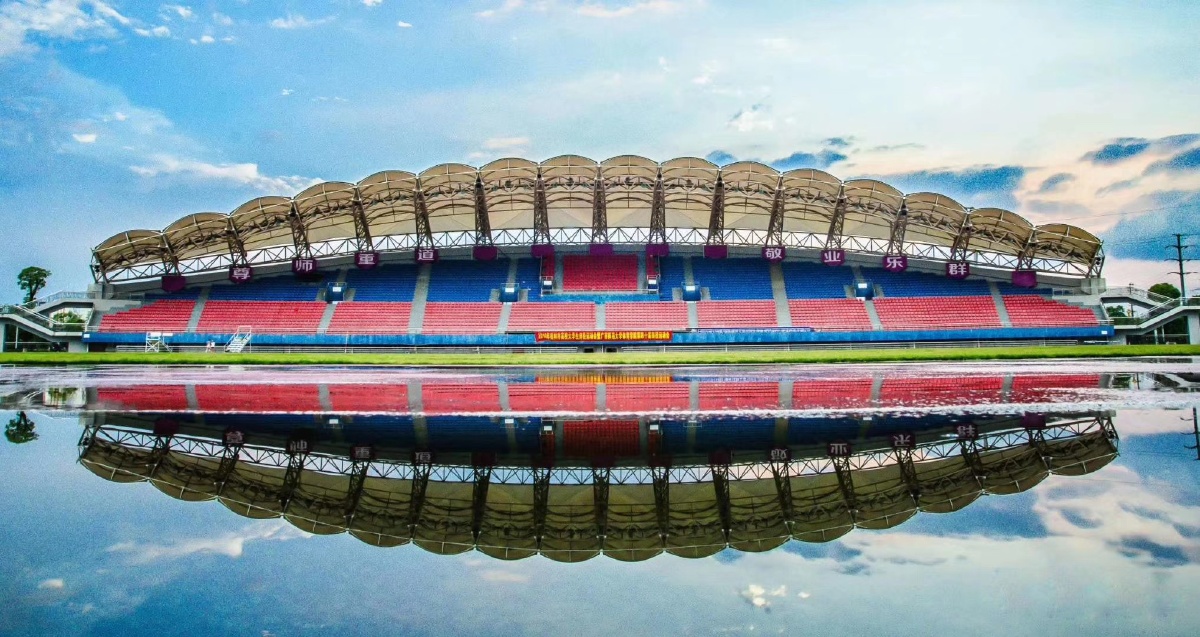 露天体育馆 br />