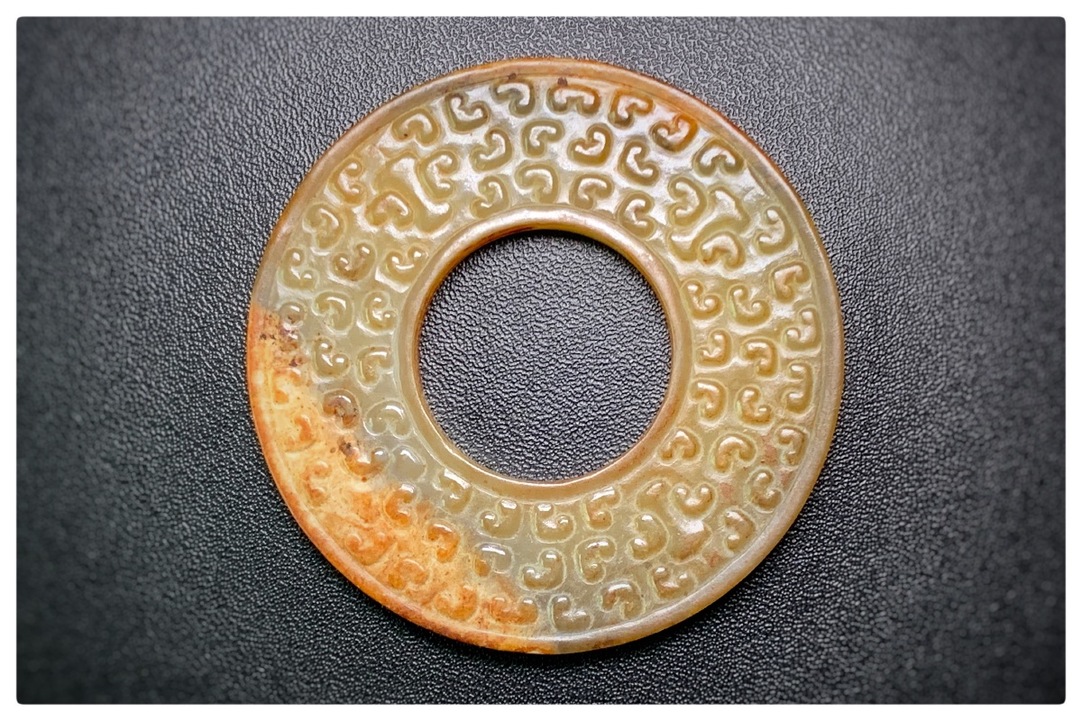 西汉云纹玉璧
