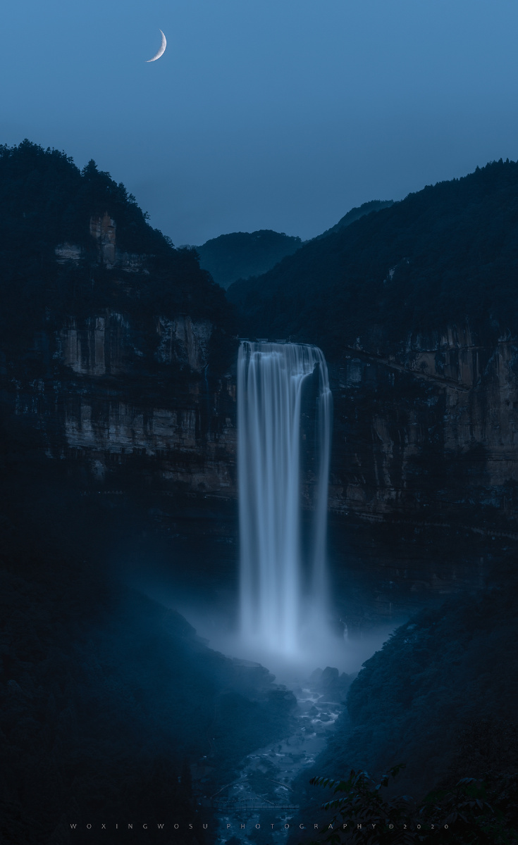 飞流直下三千尺疑是银河落九天