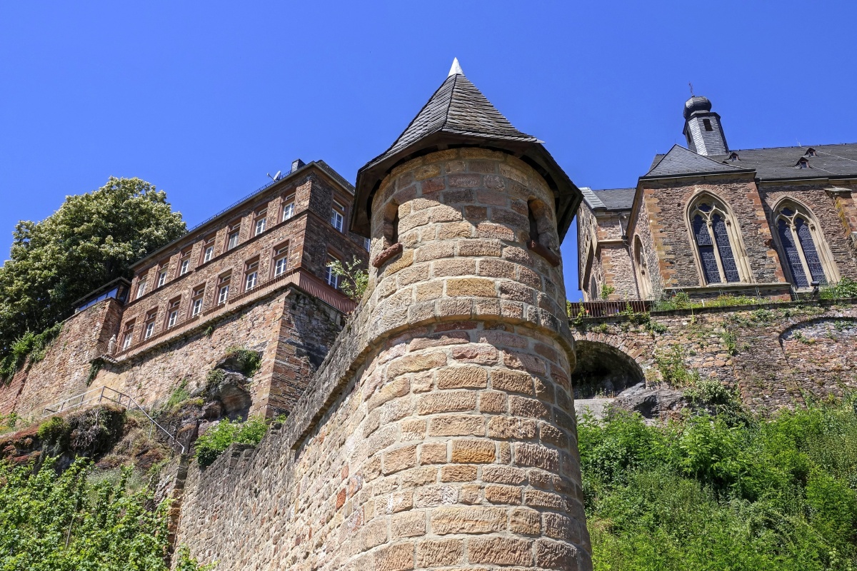 位于石渠县格孟乡境内的格龙寺,由宁玛派密乘心要派鼻祖更钦仁真晋