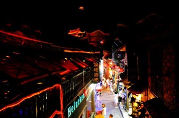 酒吧长廊