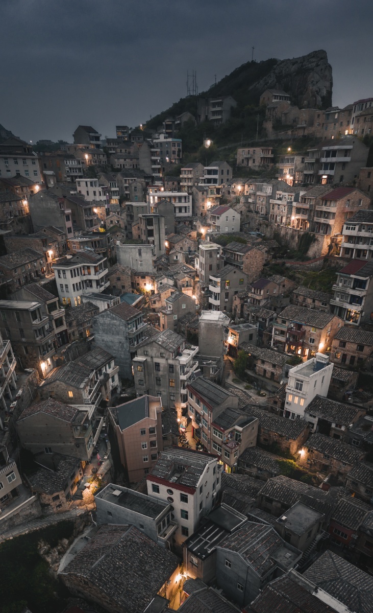 浙江台州温岭石塘镇的东海村村落依山而建房子皆是石头砌成错落有致