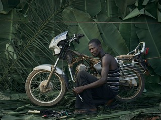 WaterAid-Tombos-Wound-Sierra-Leone-Joey-L-015