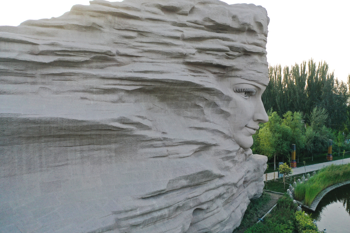 新疆巴州若羌县楼兰文化公园