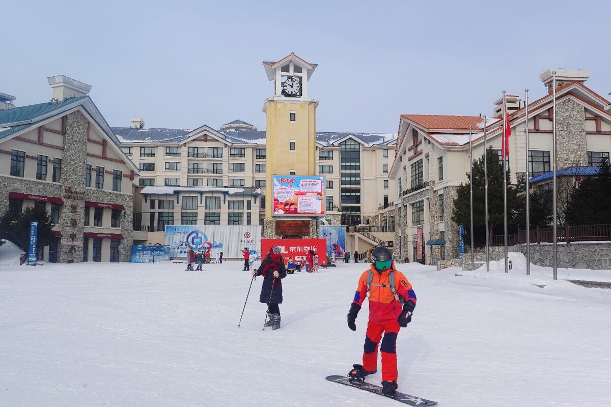 亚布力雪龙滑雪场图片