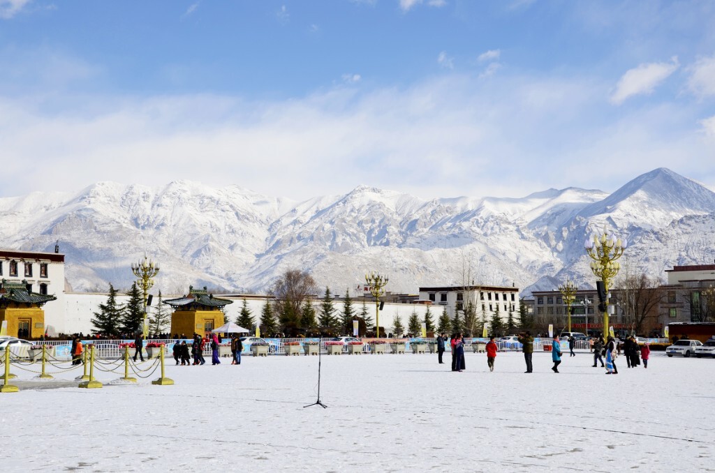 拉萨雪城图片