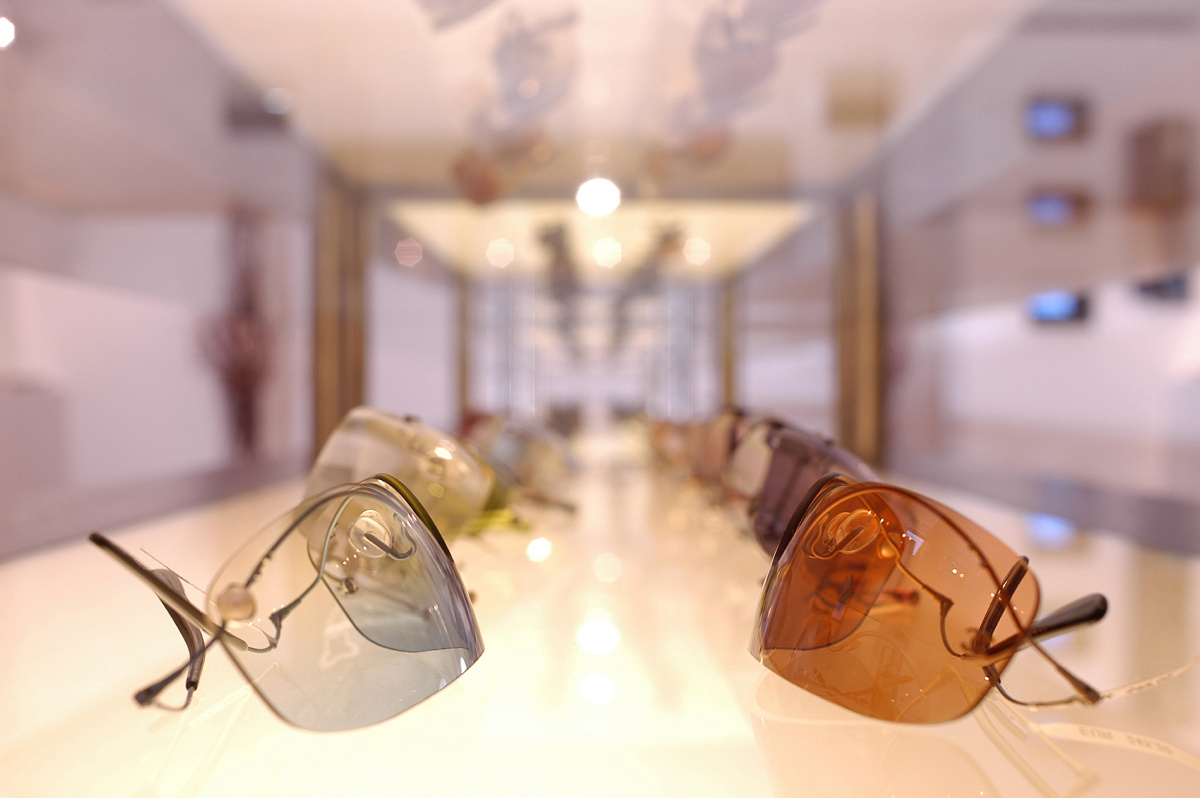 逝者如斯夫,在亲人的哀嚎声中,灵魂入土为安.