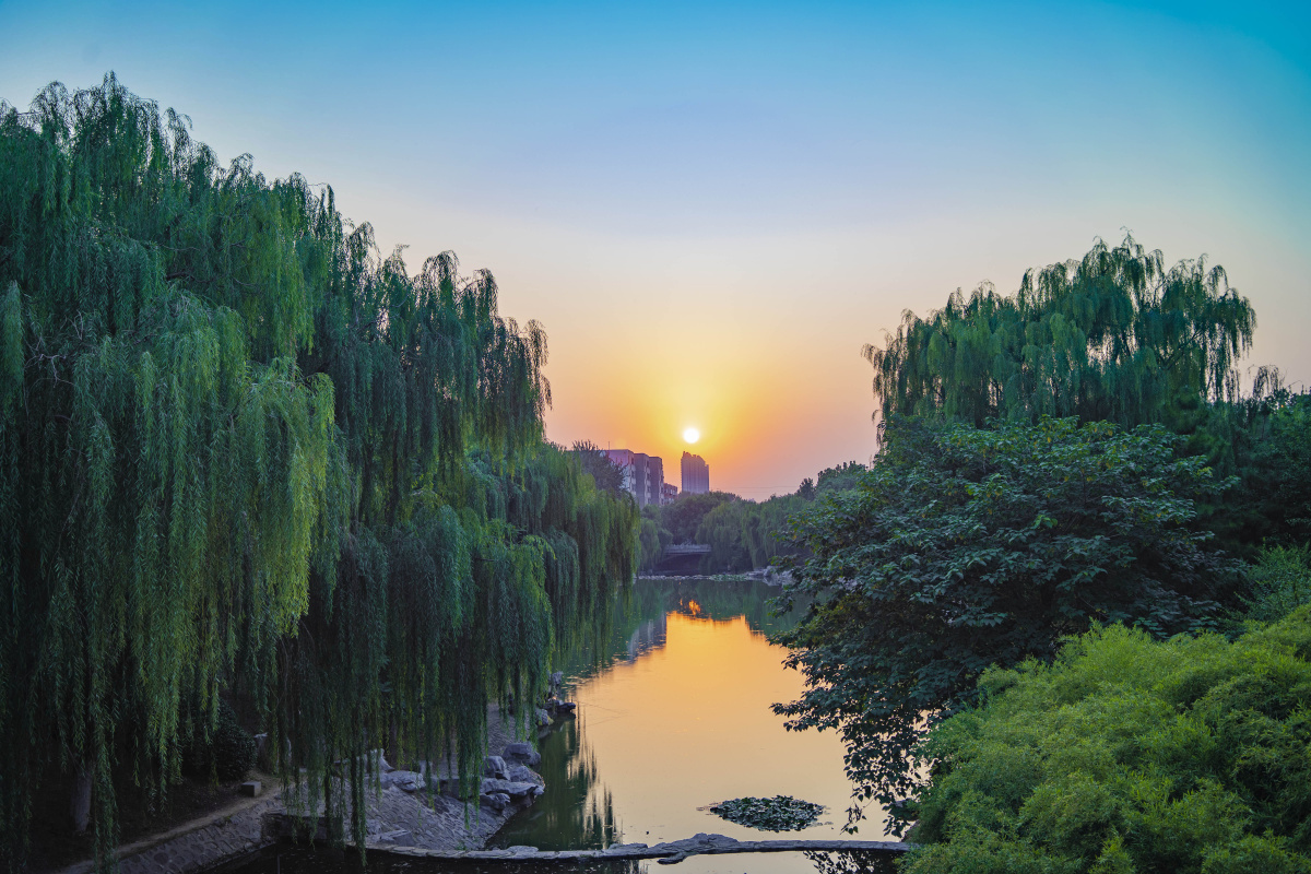 济南大学甲子湖落日