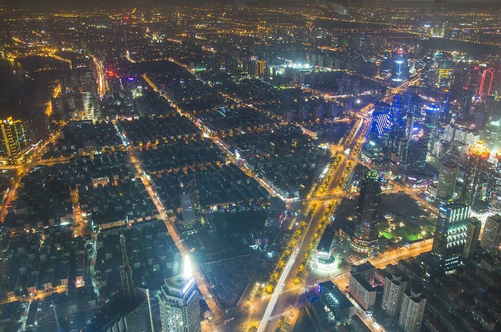 浦东繁华马路线条。