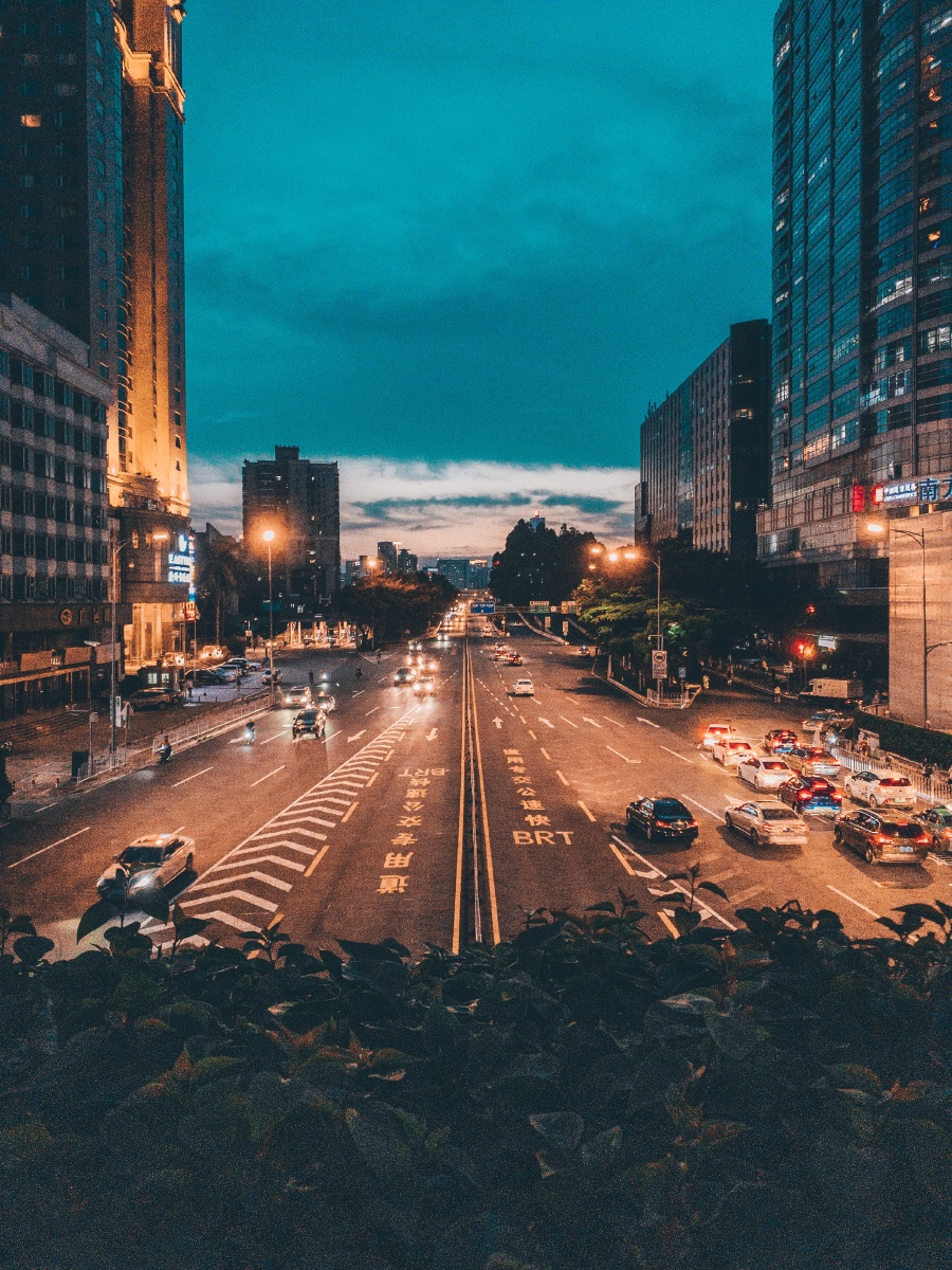 夜晚马路
