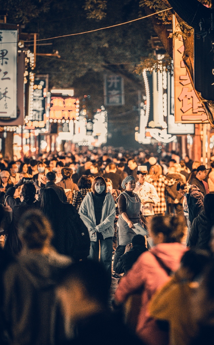 夜间还在活跃的勤劳人群