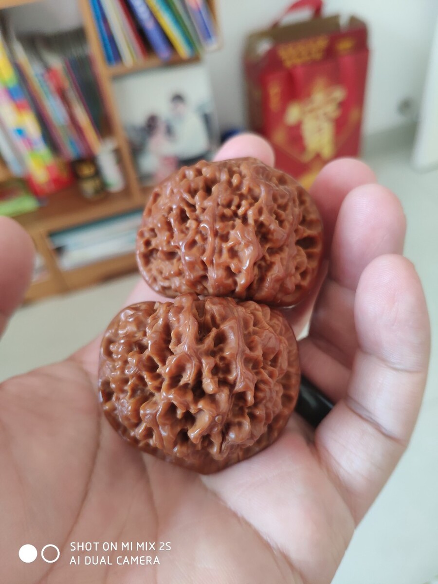 怎么辨别核桃仁的好坏,如何挑选好的核桃?记得先看看颜色!