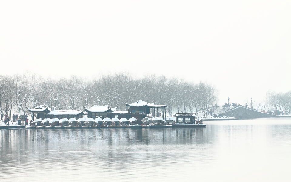 西湖冬雪<br />
