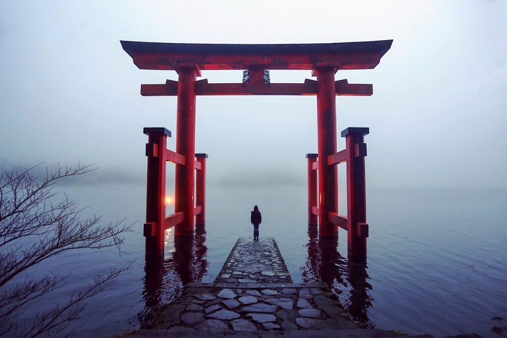 “念去去，千里烟波，暮霭沉沉楚天阔。”此情此景，不禁想到如此诗句。