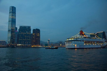 夜游维港
