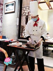 IMG_9977切烤鸭