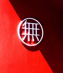 553736