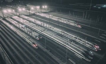 893136