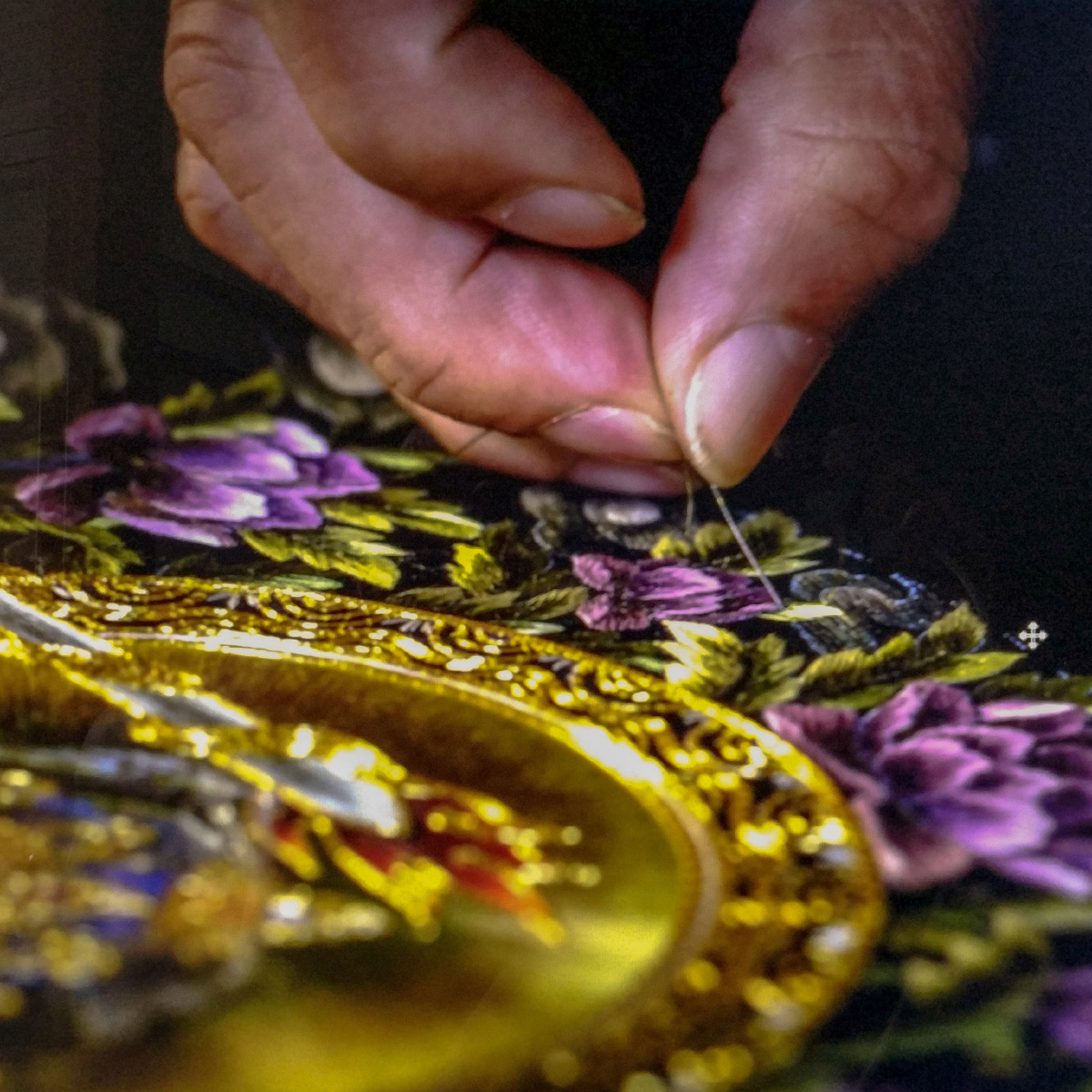 浙江省非遗传承人杭绣技艺男工绣赵亦军