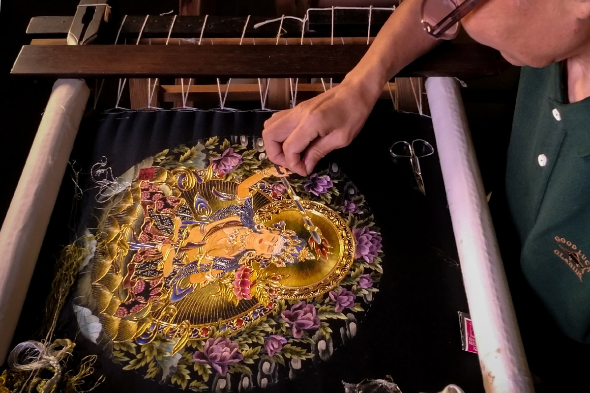 浙江省非遗传承人杭绣技艺男工绣赵亦军