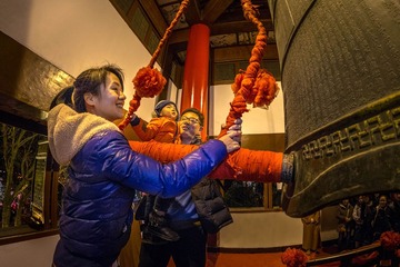 《祈福的钟声》.jpg-1200