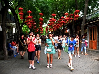 “走进北京胡同”(南罗鼓巷）  裴振喜 摄