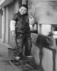 《农民工的孩子早当家》2011.1.31
